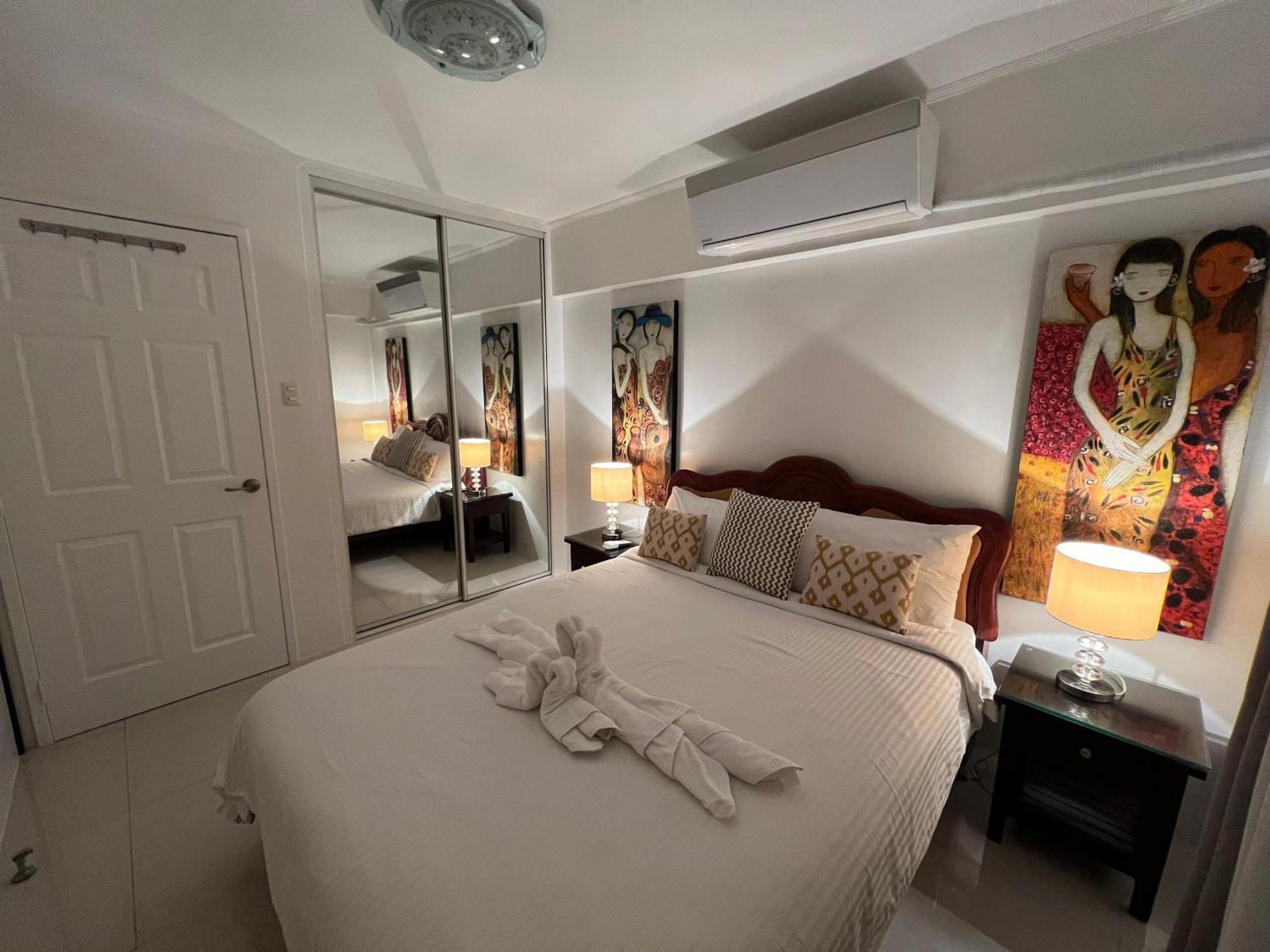 Stunning 2Br Apt, 65 Sq M Netflix At Rosewood Pointe Residences Near Bgc Manila Exterior foto